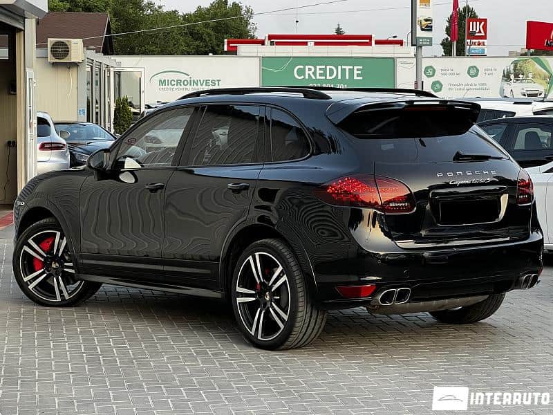 Porsche Cayenne Turbo S 3
