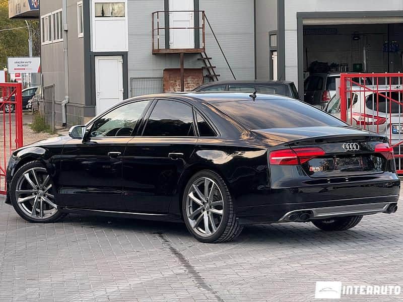 Audi S8 2