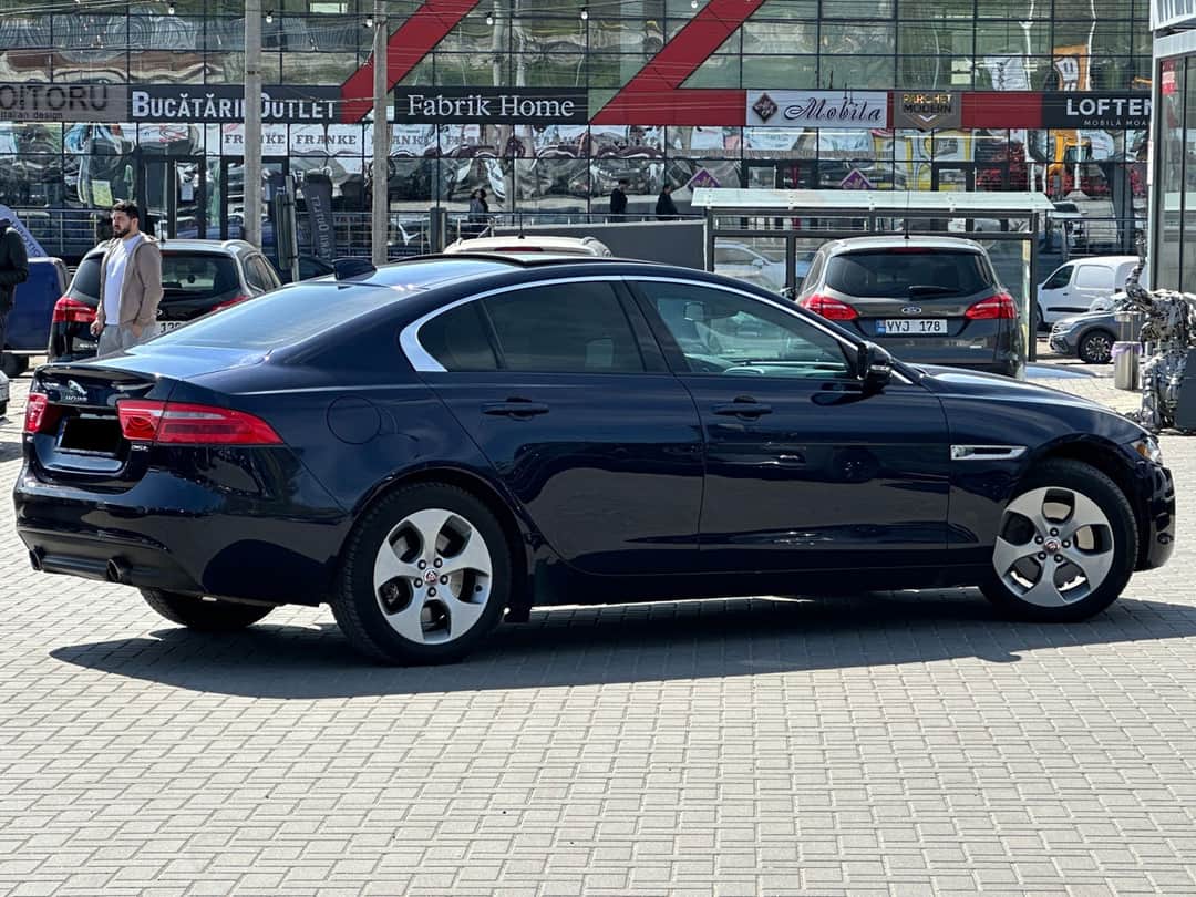 Jaguar XE 3