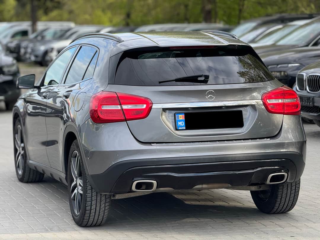 Mercedes GLA 180 4