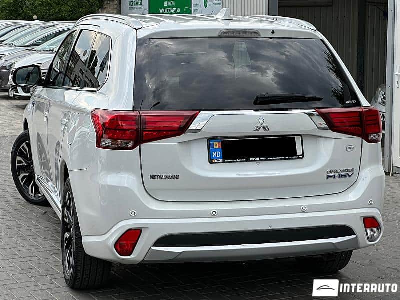 Mitsubishi Outlander 3
