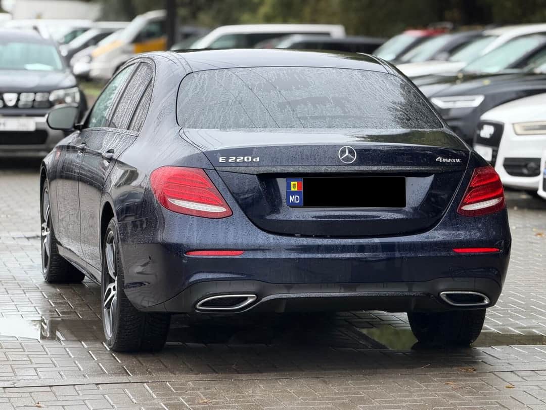 Mercedes E 220 4