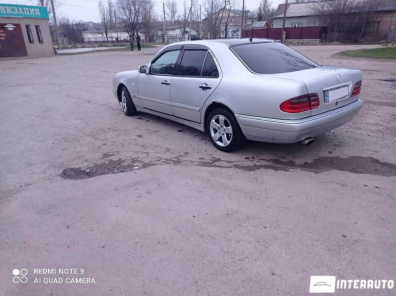 Mercedes E 280 4