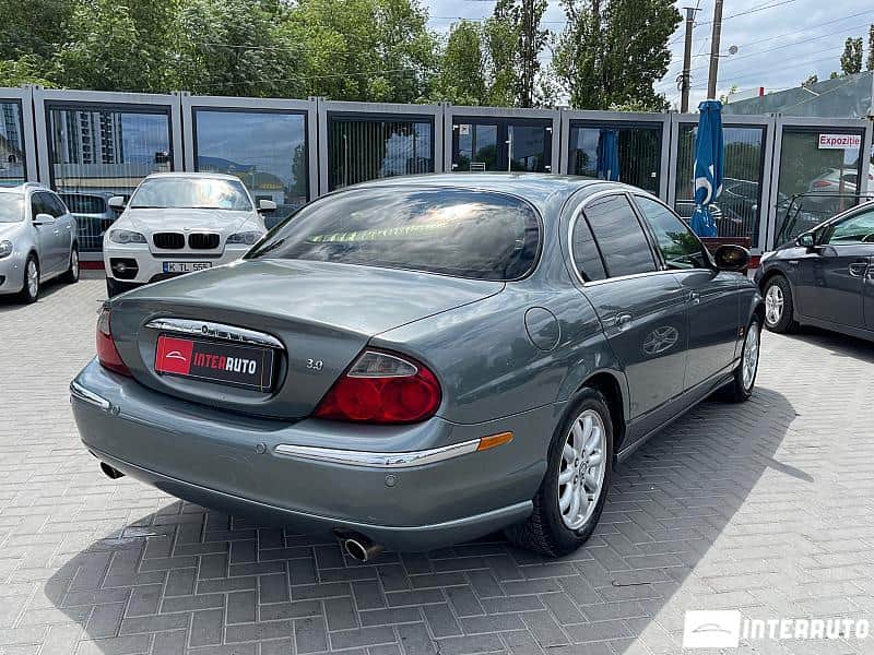 Jaguar S-Type 2