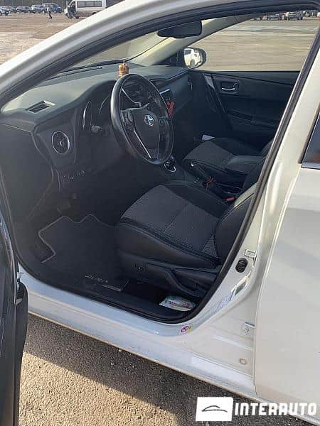 Toyota Auris 5