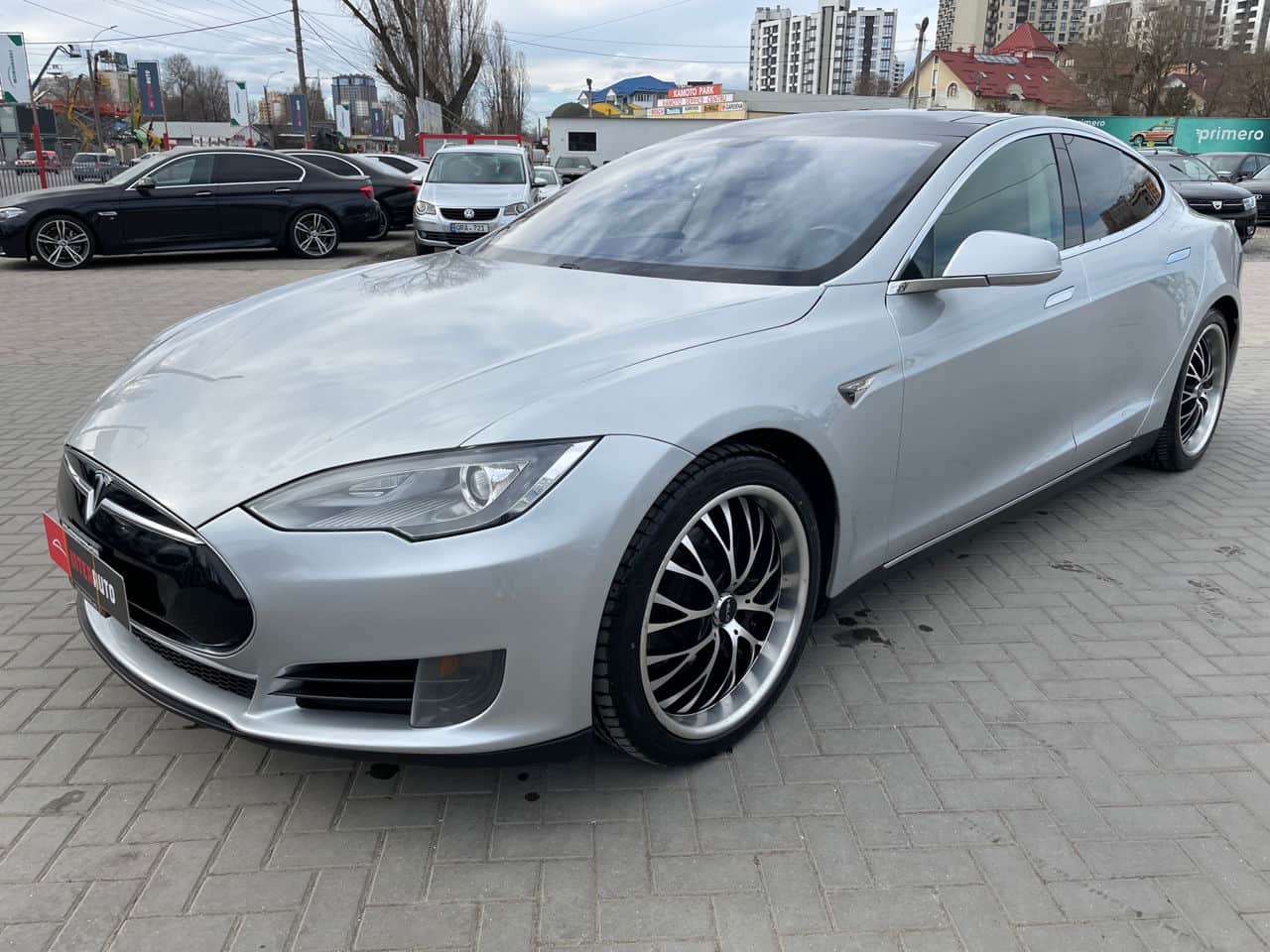 Tesla Model S 2013