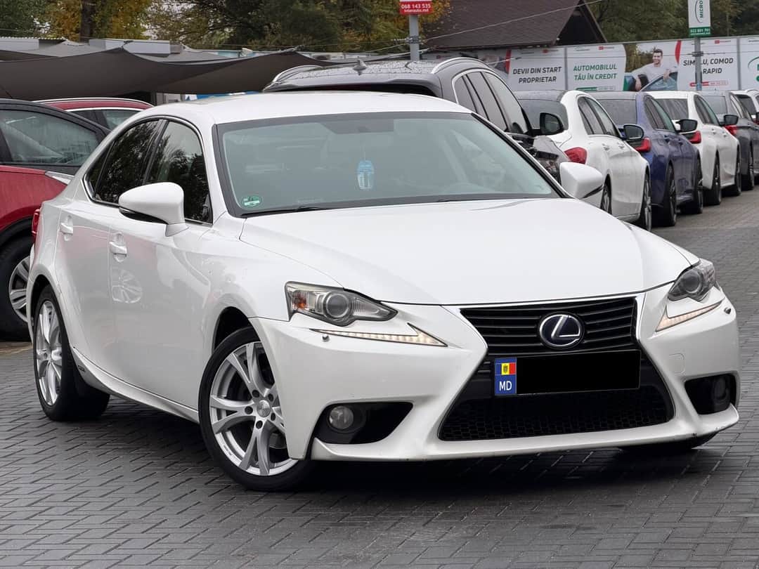Lexus IS 300h 2