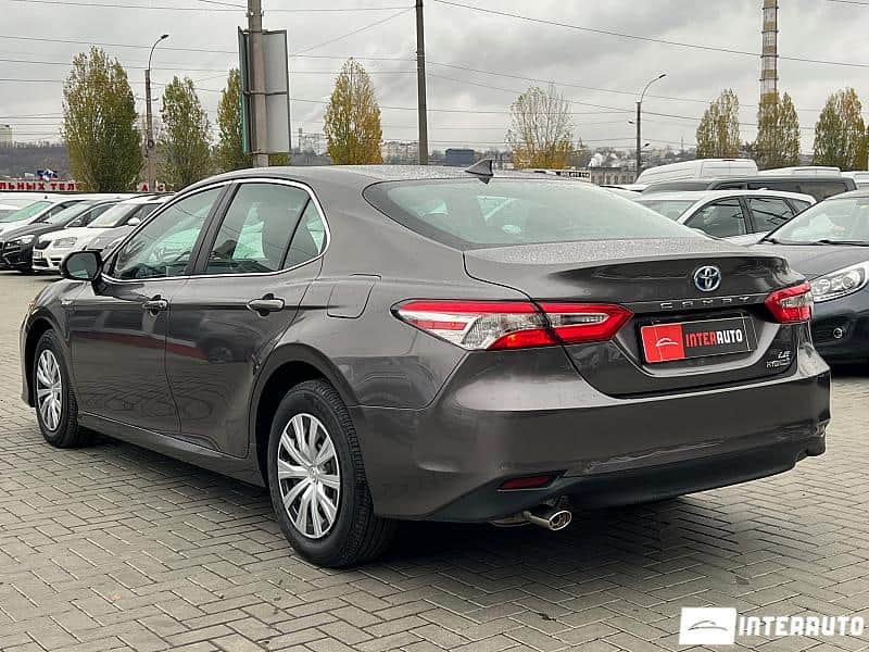 Toyota Camry 5