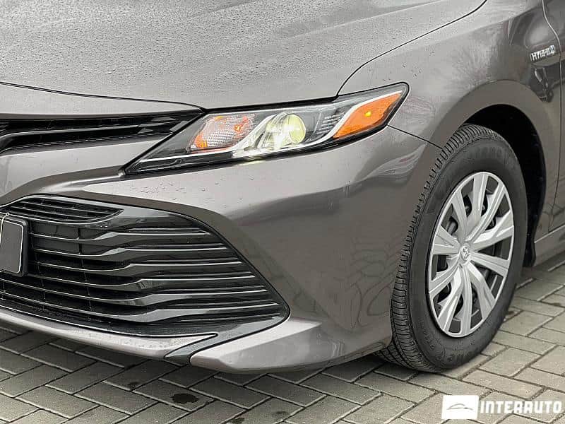 Toyota Camry 2