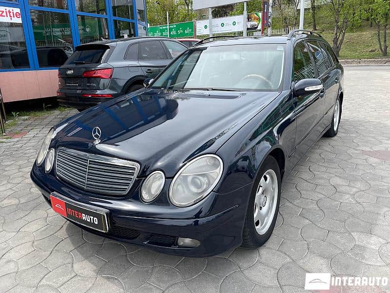 2003 Mercedes E 220 — Foto 1