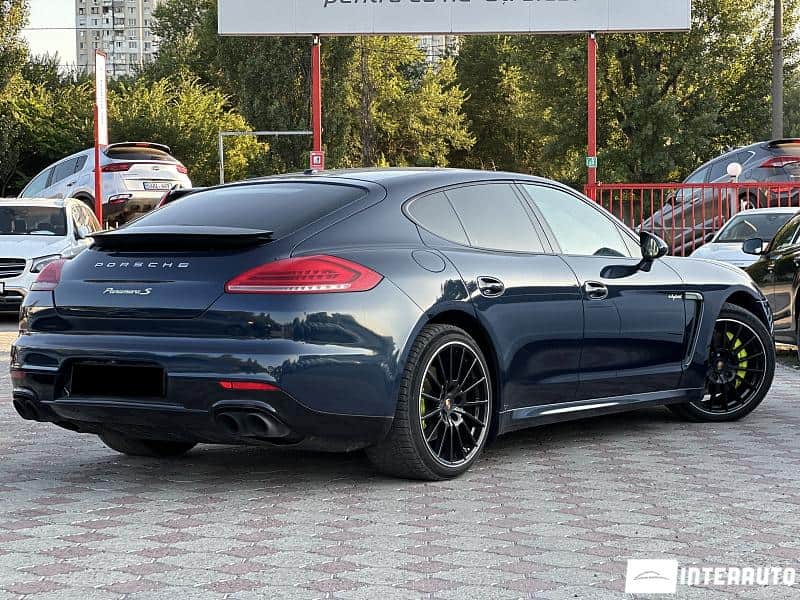Porsche Panamera S 2