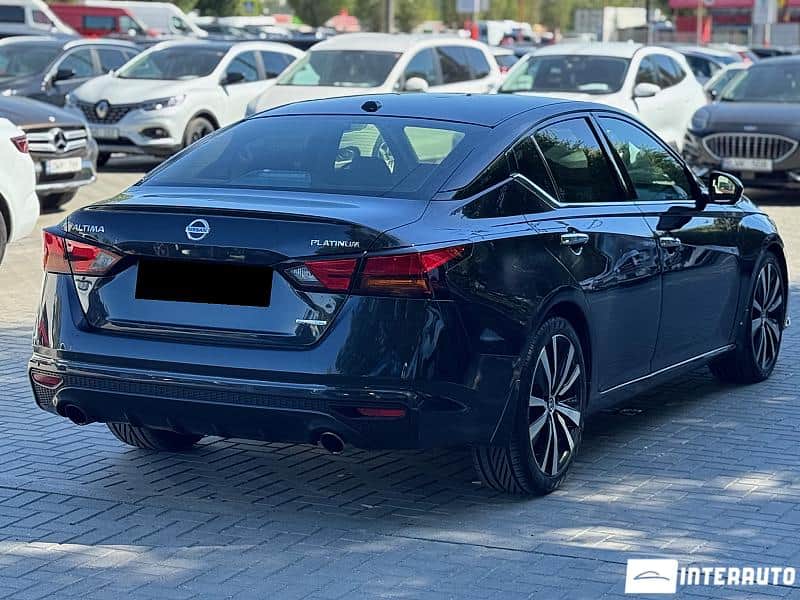 Nissan Altima 2