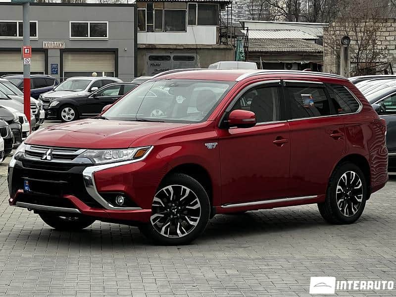 2018 Mitsubishi Outlander — Foto 1