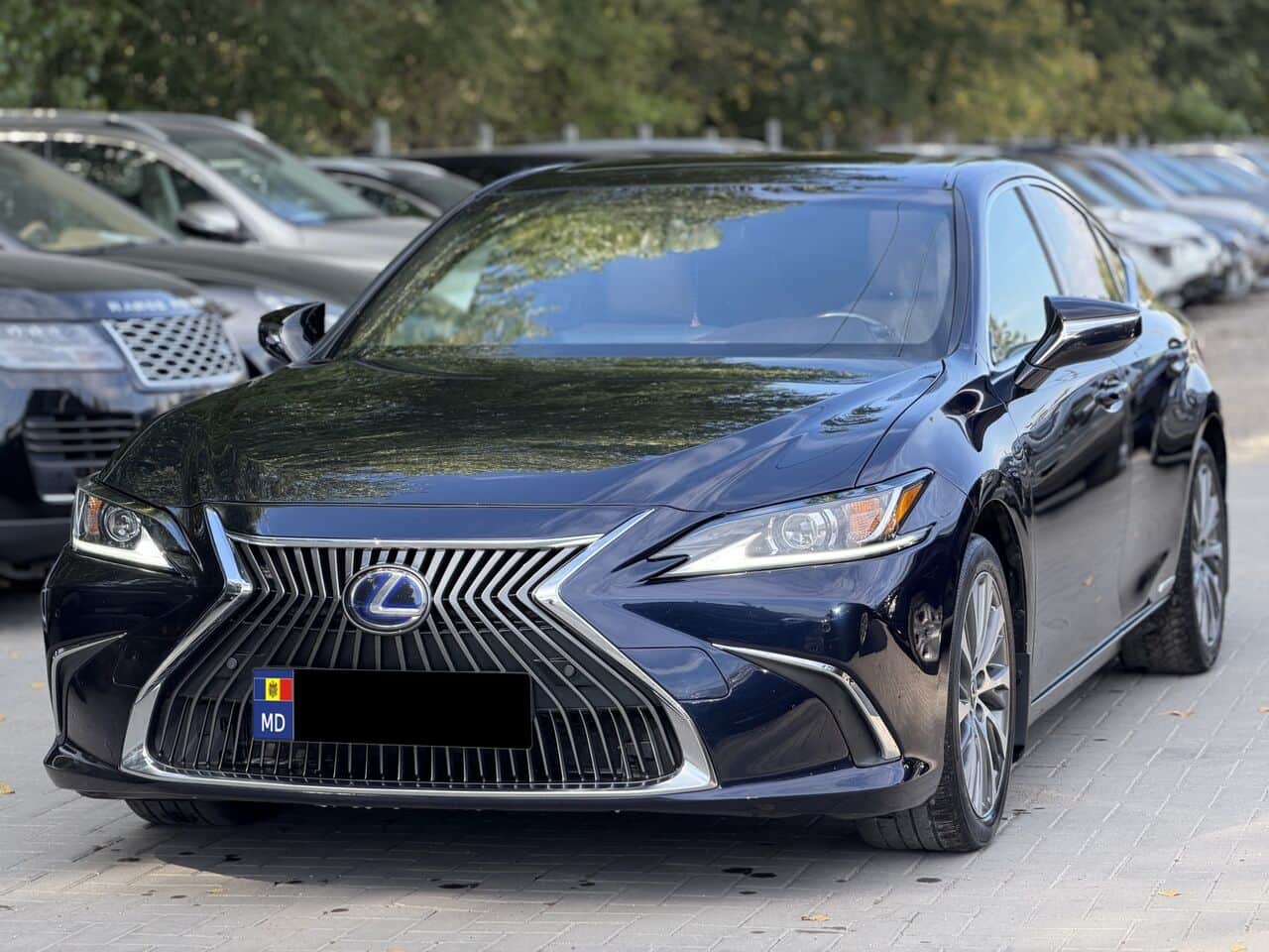 Lexus ES 300h 2021 — Фото 1