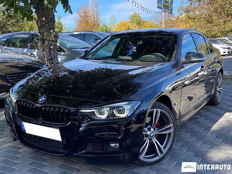 2016 BMW 330 — Foto 1