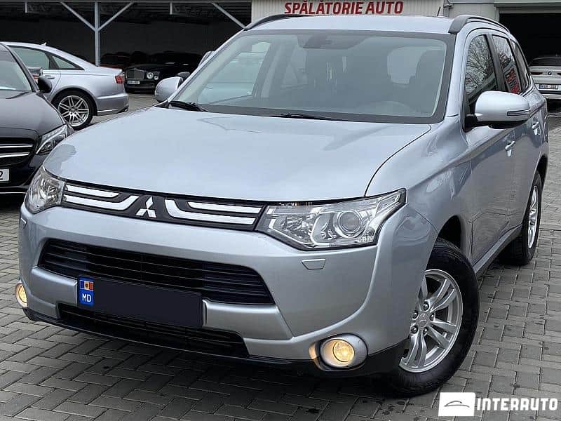 2014 Mitsubishi Outlander — Foto 1