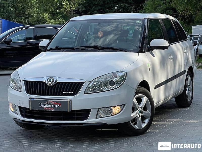 2012 Skoda Fabia — Foto 1