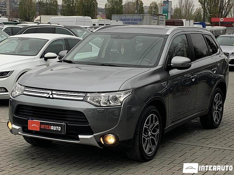 2014 Mitsubishi Outlander — Foto 1