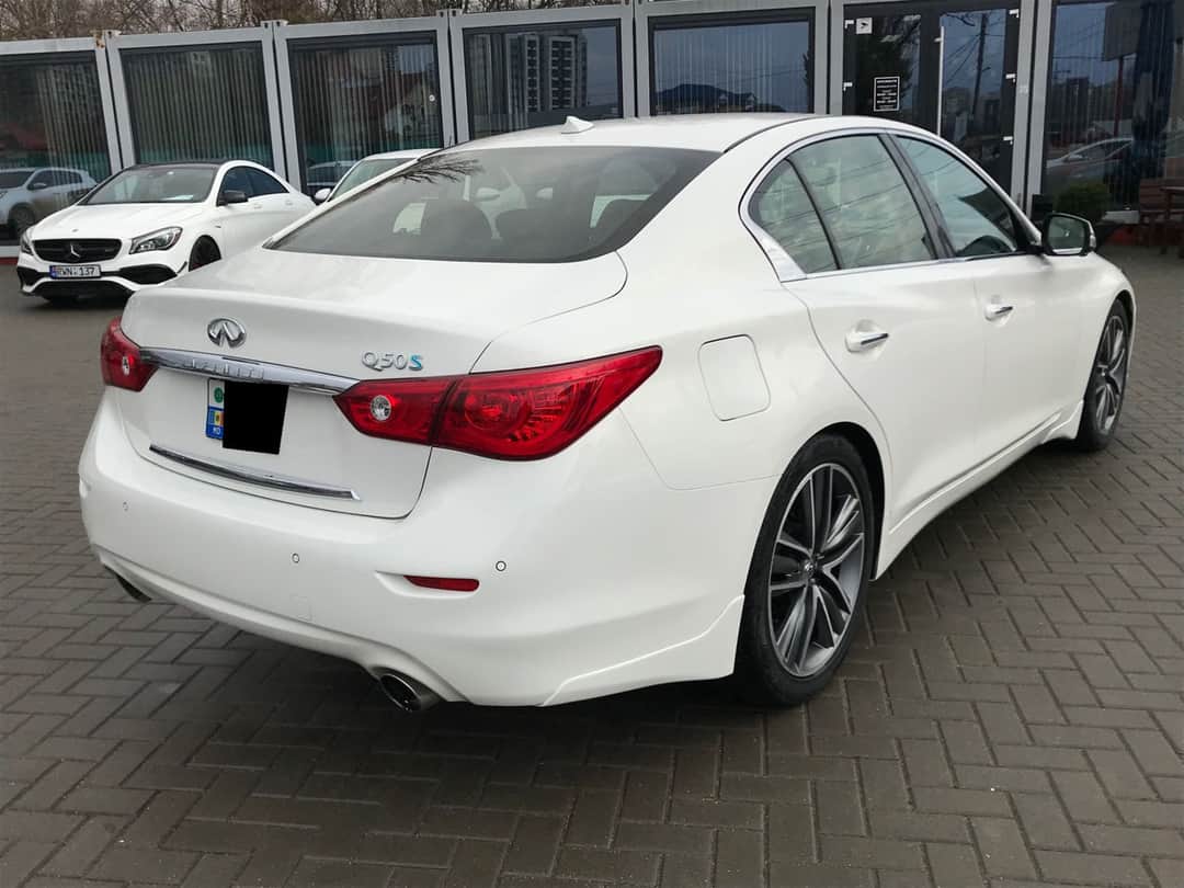 Infiniti Q50 3
