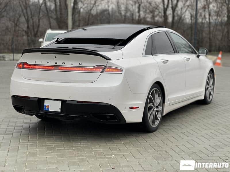 Lincoln MKZ 2