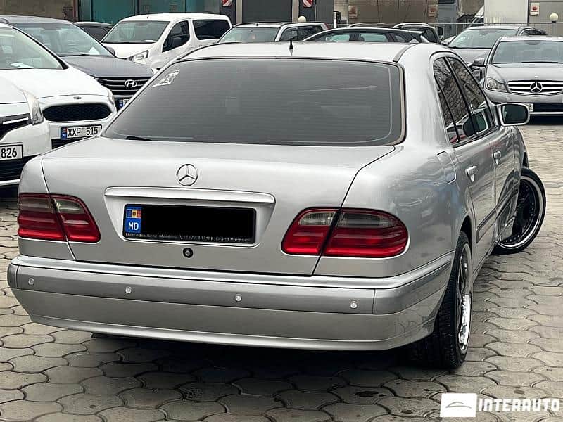 Mercedes E 200 2