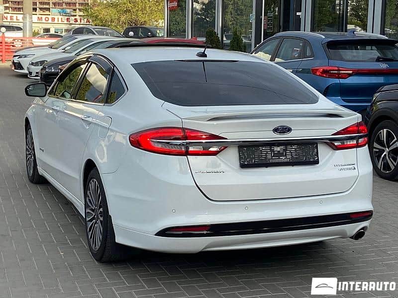 Ford Fusion 4