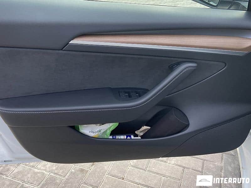 Tesla Model 3 5