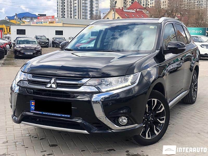 2016 Mitsubishi Outlander — Foto 1