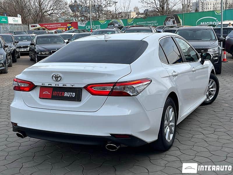 Toyota Camry 3