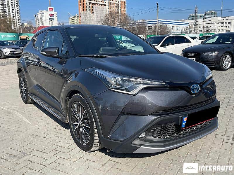 Toyota C-HR 2