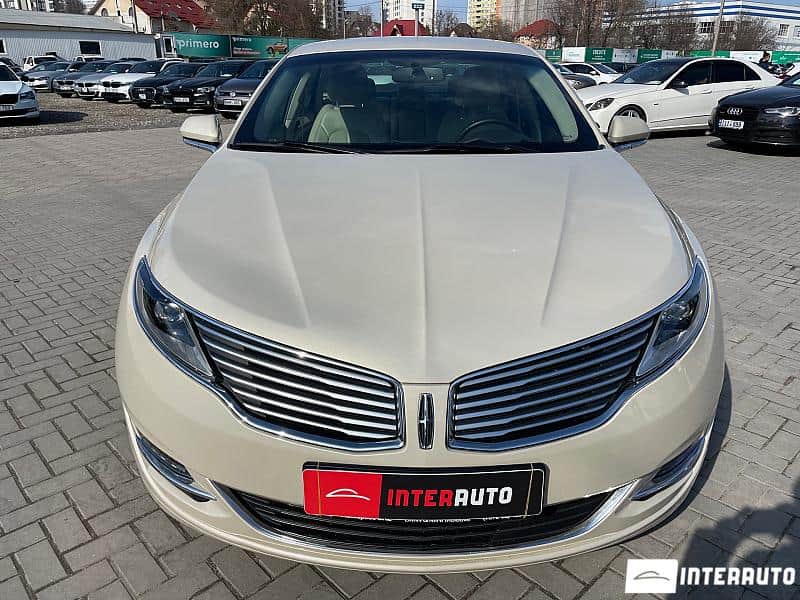 Lincoln MKZ 3