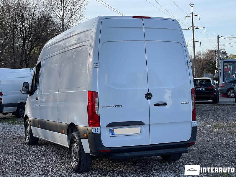 Mercedes Sprinter 4