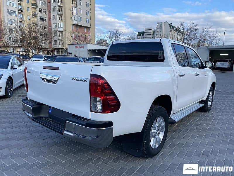 Toyota Hilux 4