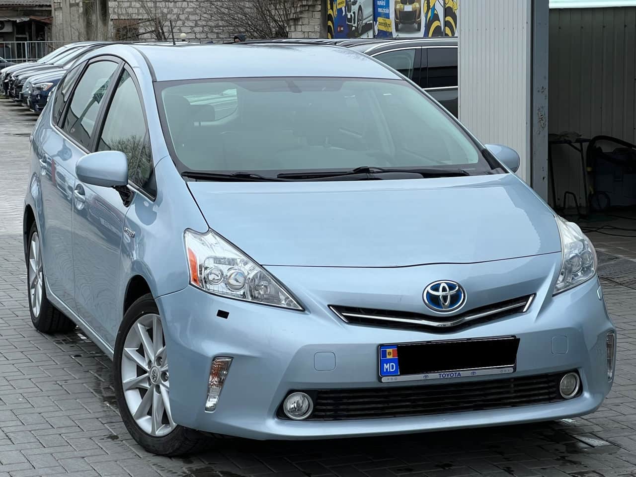 2012 Toyota Prius Plus / V
