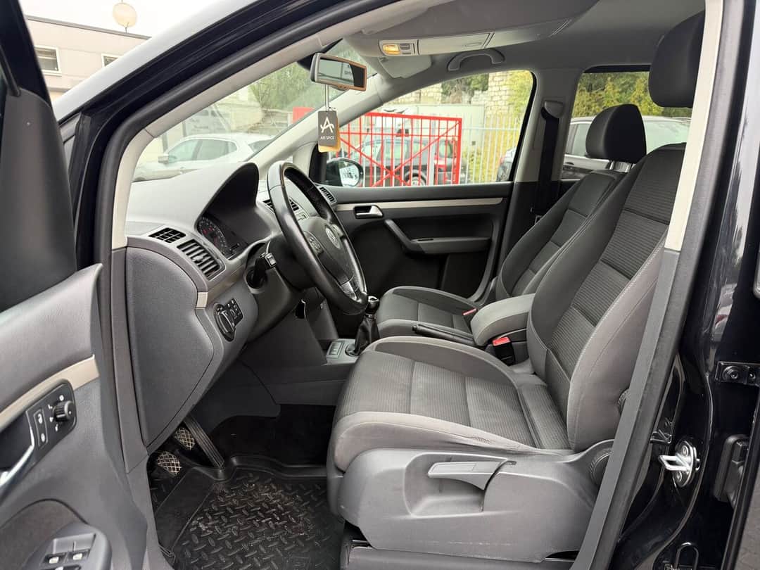 Volkswagen Touran 5