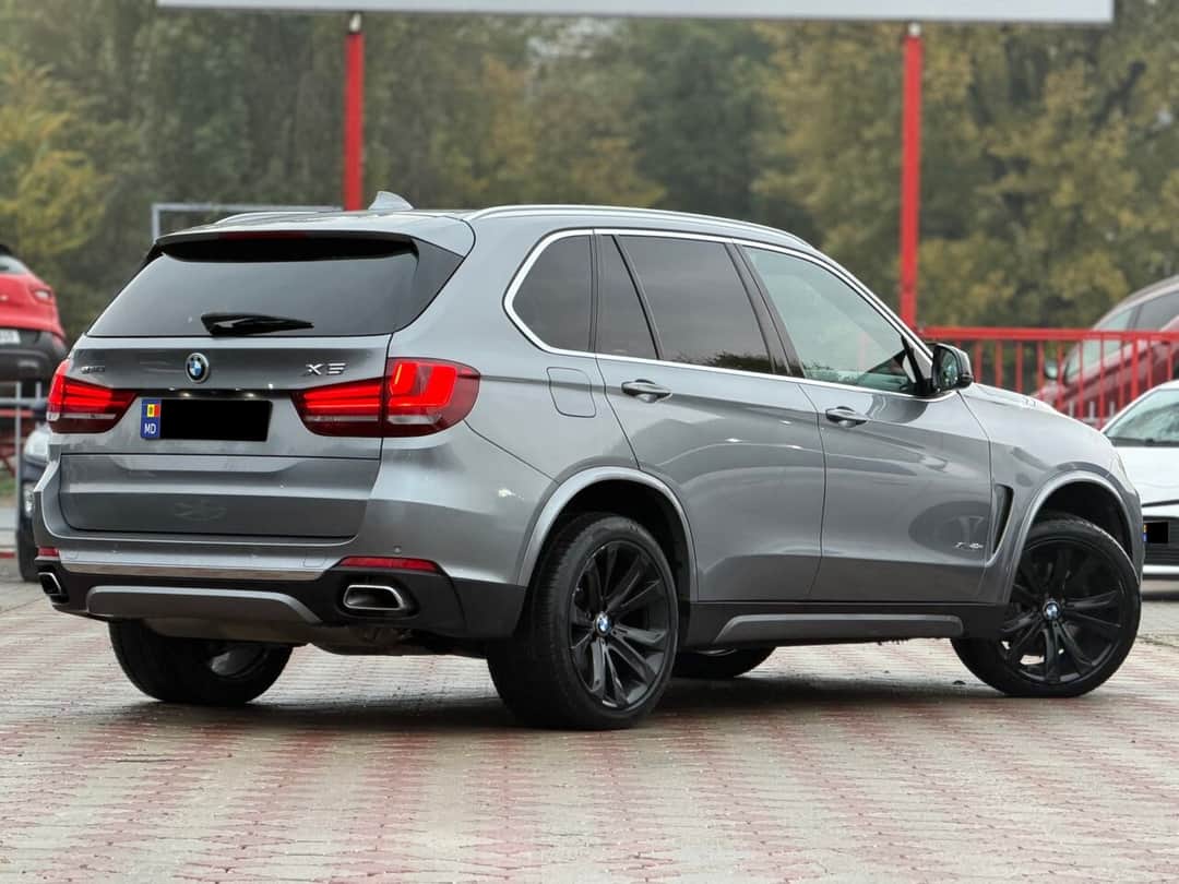 BMW X5 4.0e 3