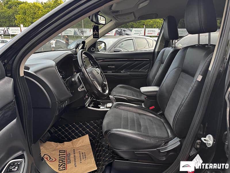 Mitsubishi Outlander 5
