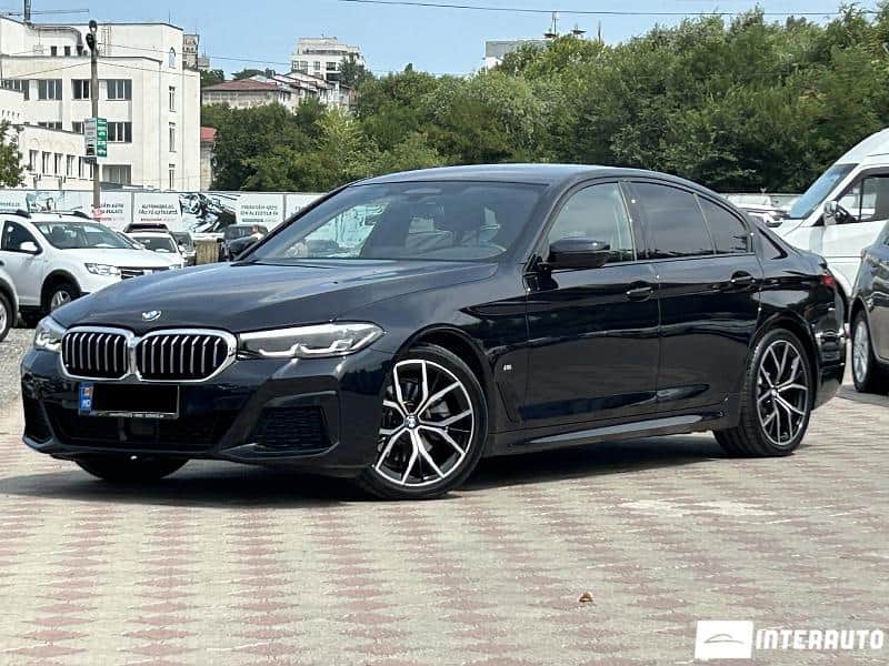 2022 BMW 520