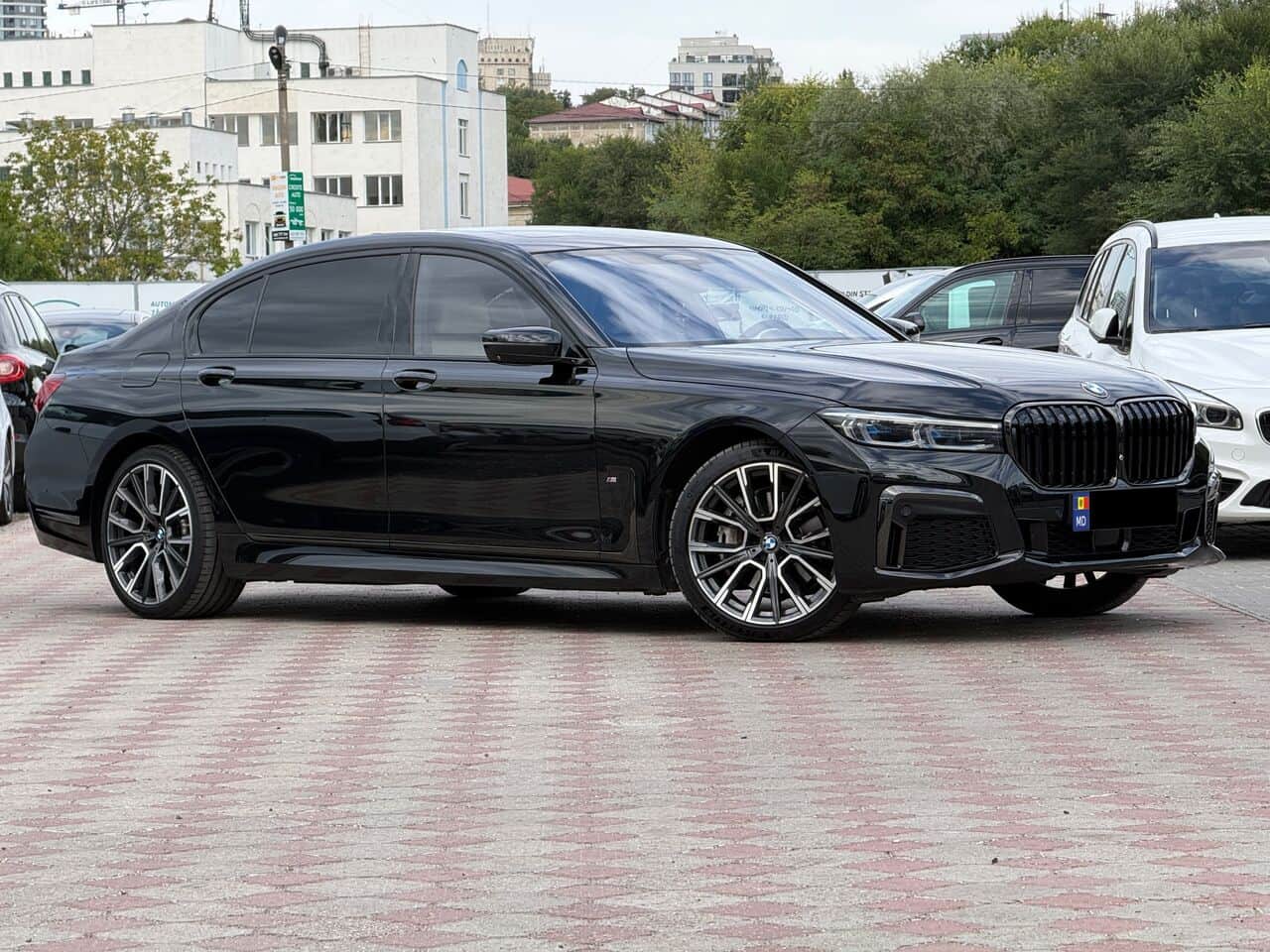 2020 BMW 730