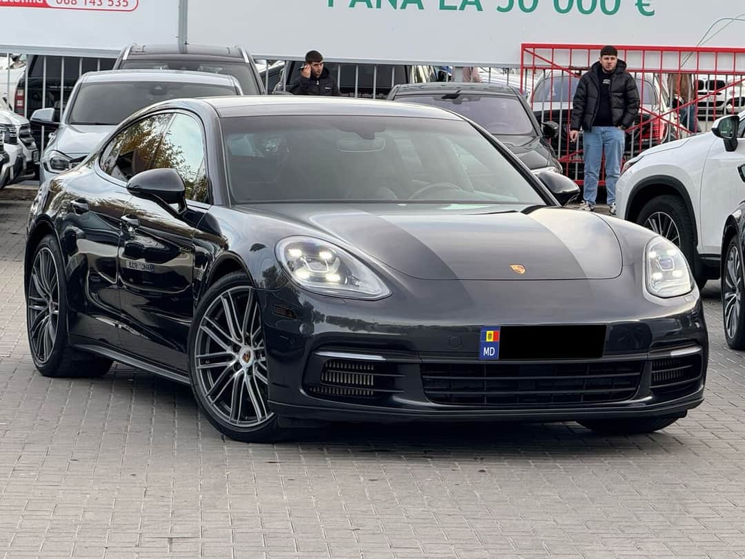 Porsche Panamera S 2