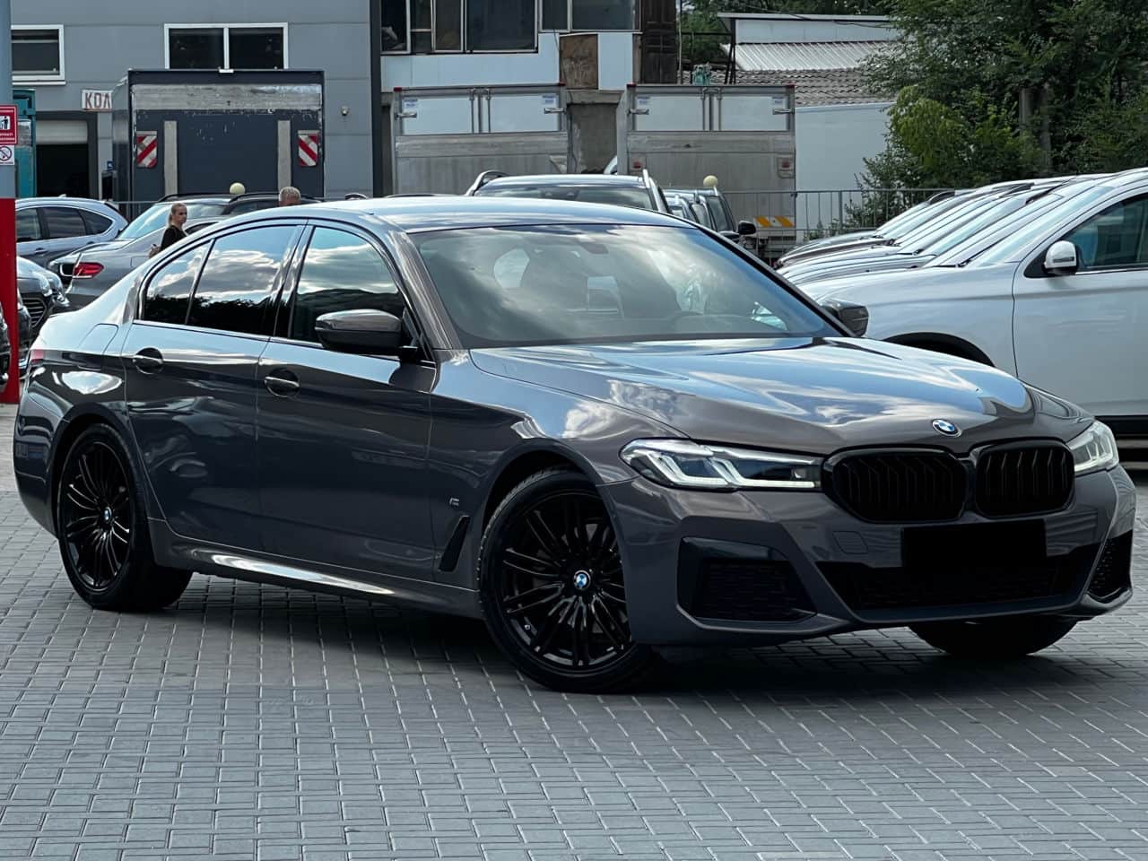 2020 BMW 520