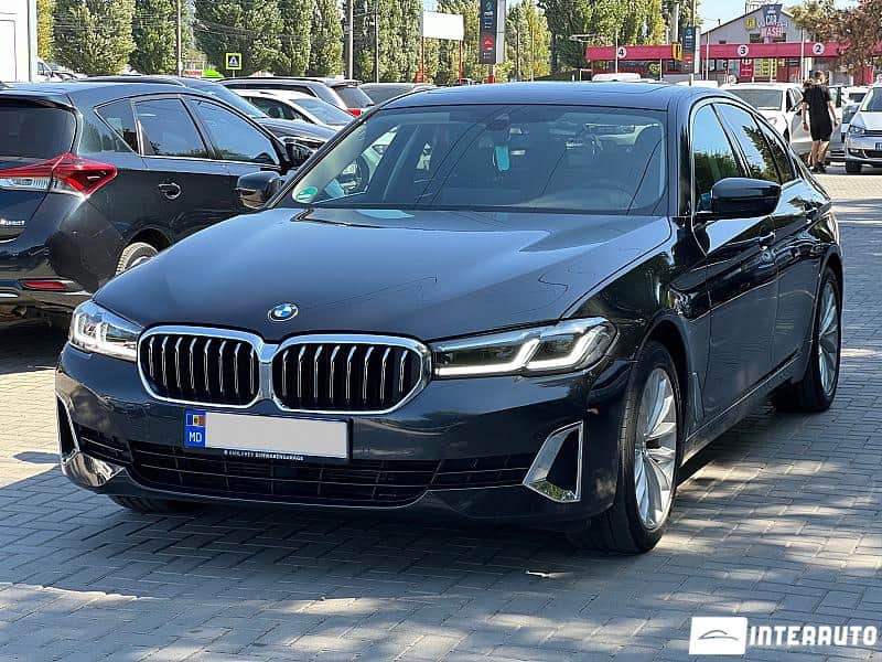 2021 BMW 520