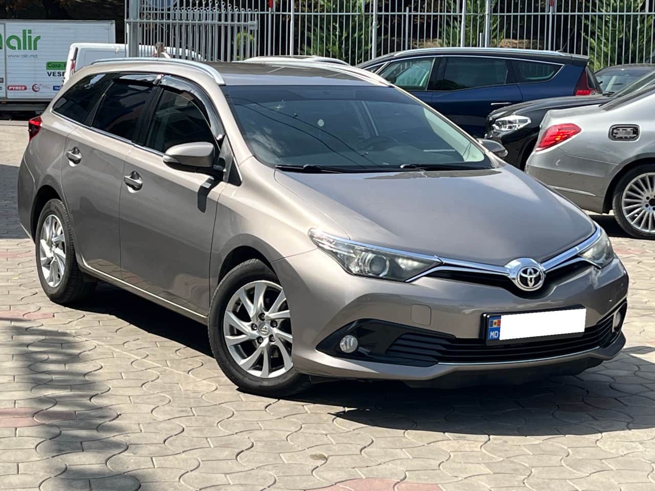 2016 Toyota Auris