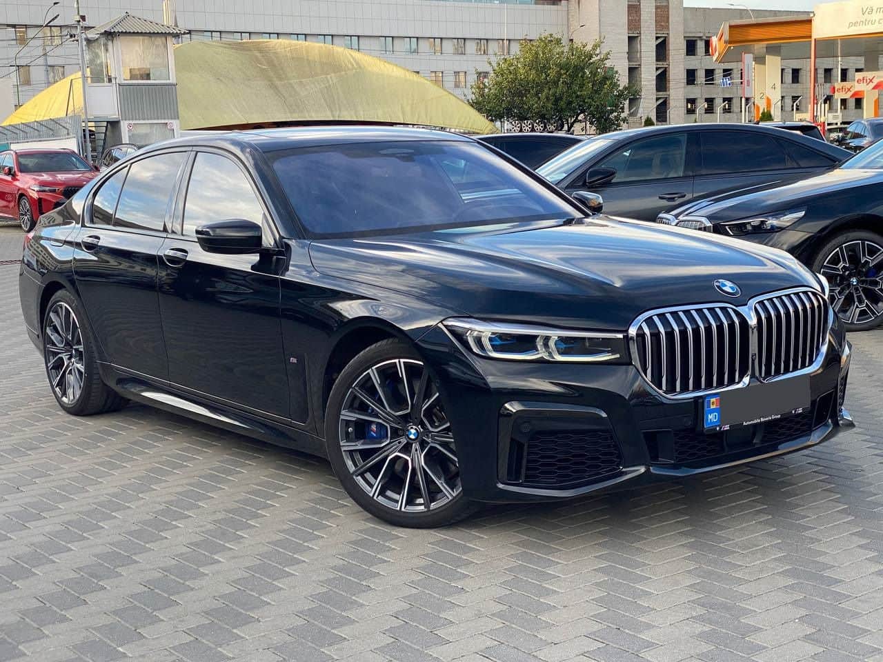 BMW 750 2020