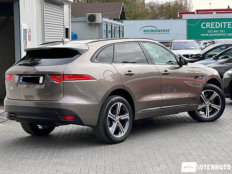Jaguar F-Pace 2