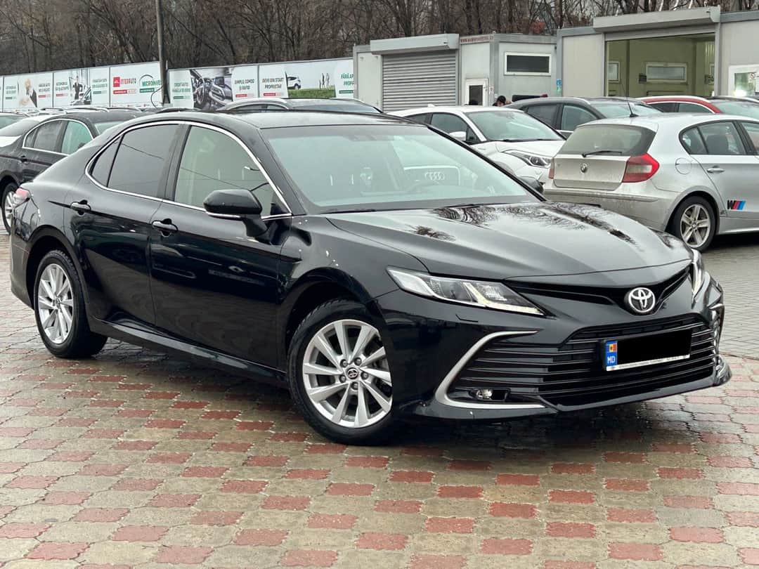 Toyota Camry 4