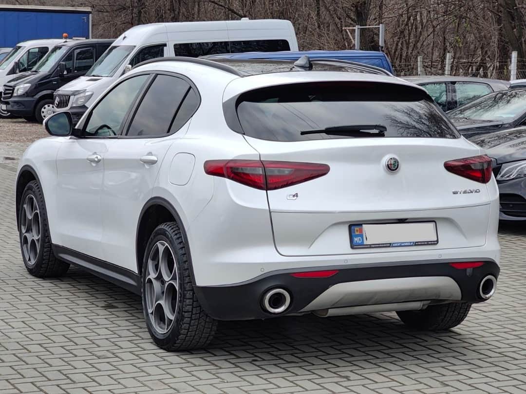 Alfa Romeo Stelvio Ti 4