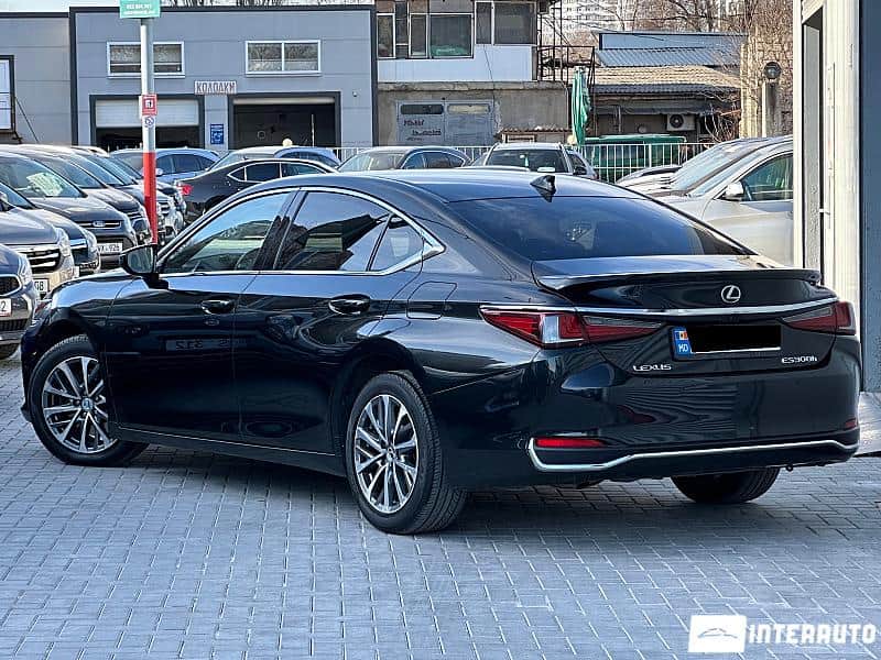 Lexus ES 300h 4