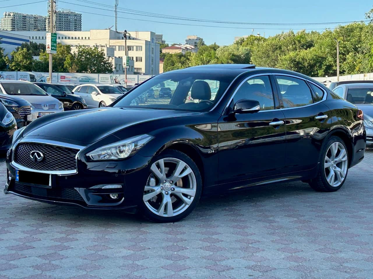 Infiniti Q70 2018