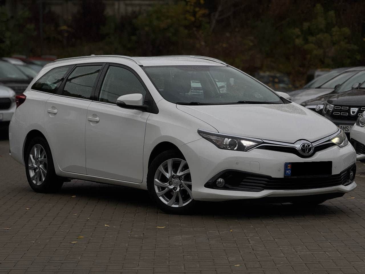 2016 Toyota Auris